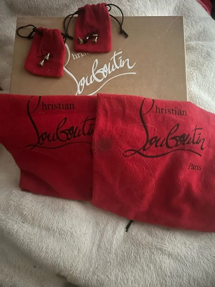 Fabulous like new Christian Louboutin so kate heels - Image 2