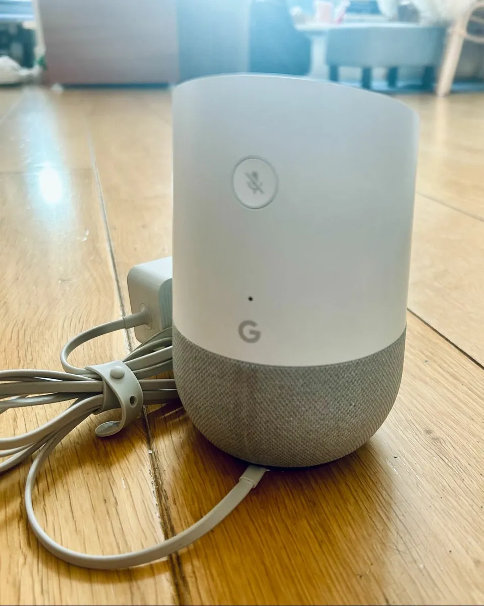 Google Home Smart Speaker – Great Condition