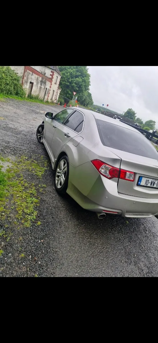 Honda Accord 2010 - Image 3