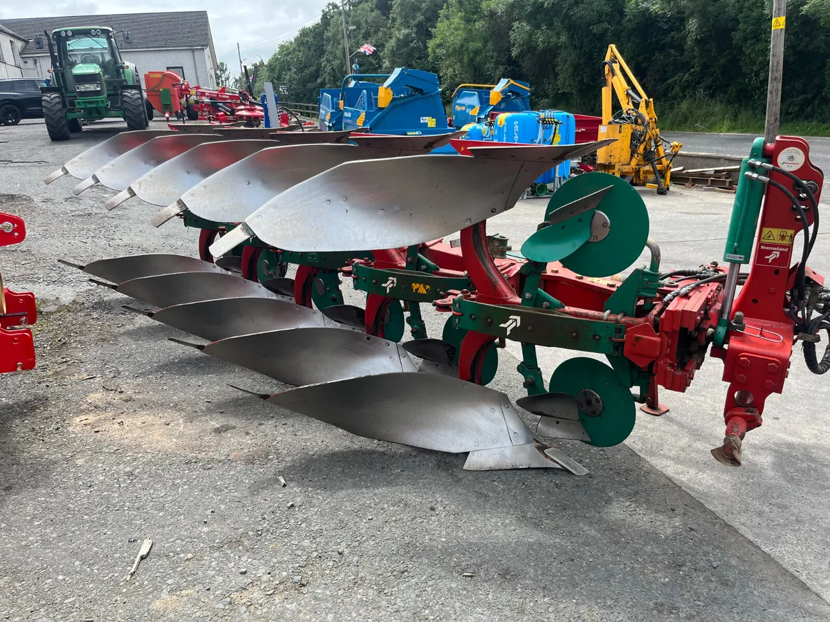 Used Kverneland 5F ES 85/200 Reversible Plough - Image 3