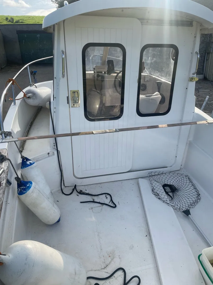 Quicksilver Pilot House 500 - Image 3