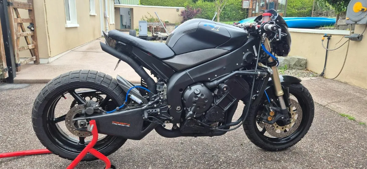 YAMAHA R1 - Image 2
