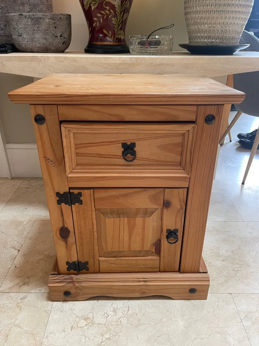 Lovely Mexican Pine Bedside Locker - Table - Image 1