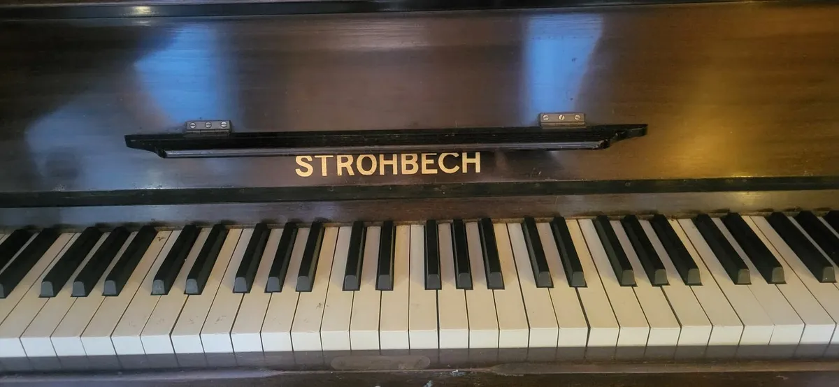 Old piano - Free - Image 1