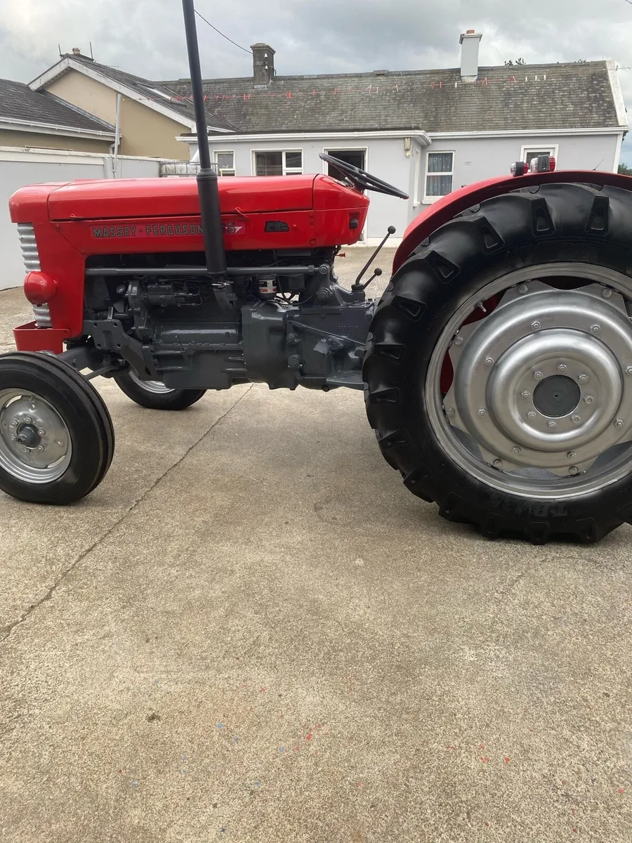Massey Ferguson 65 - Image 1