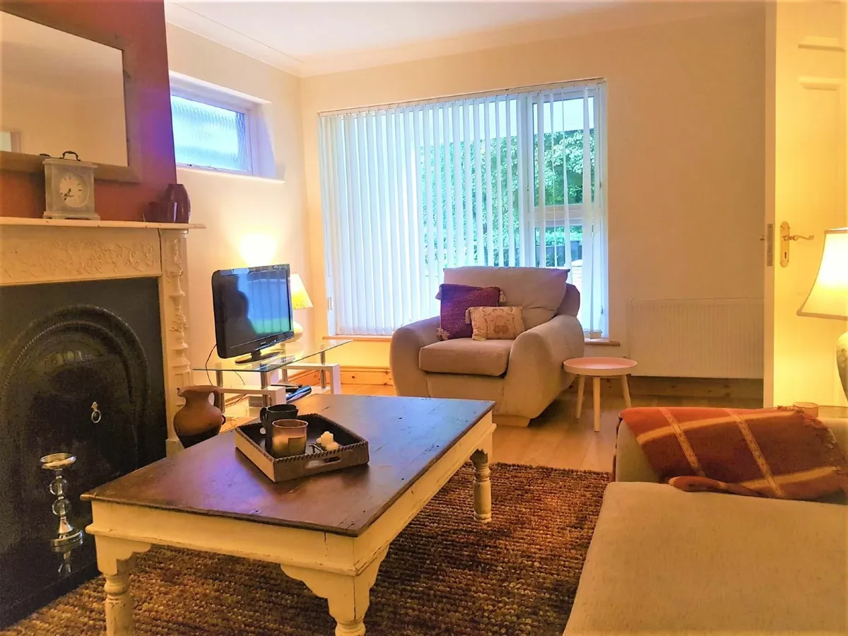 Detached 5 bedroomed bungalow to rent Newcastle - Image 2