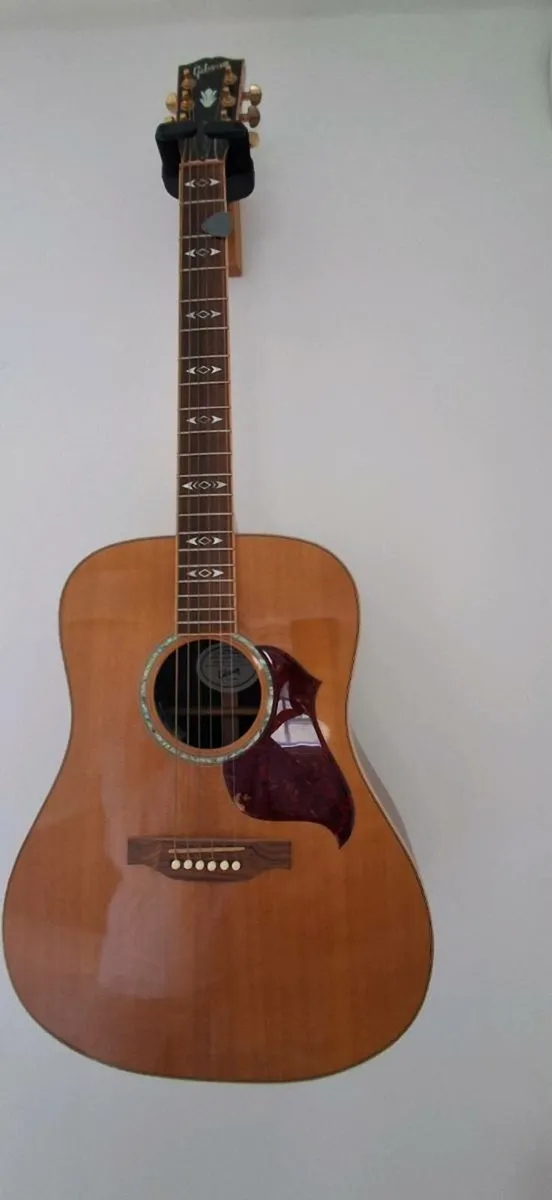 Gibson Guitar - Image 1