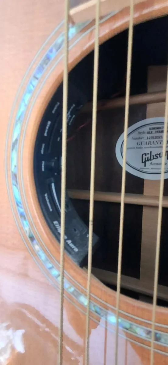 Gibson Guitar - Image 4