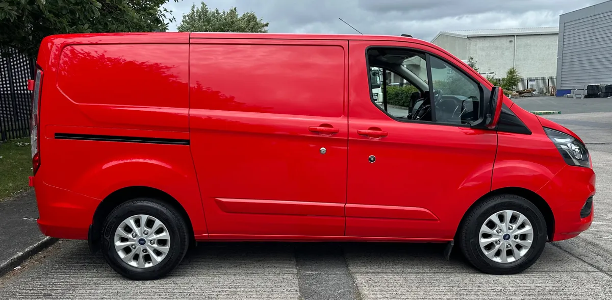 2019 Ford Transit Custom Limited Edition - Image 3