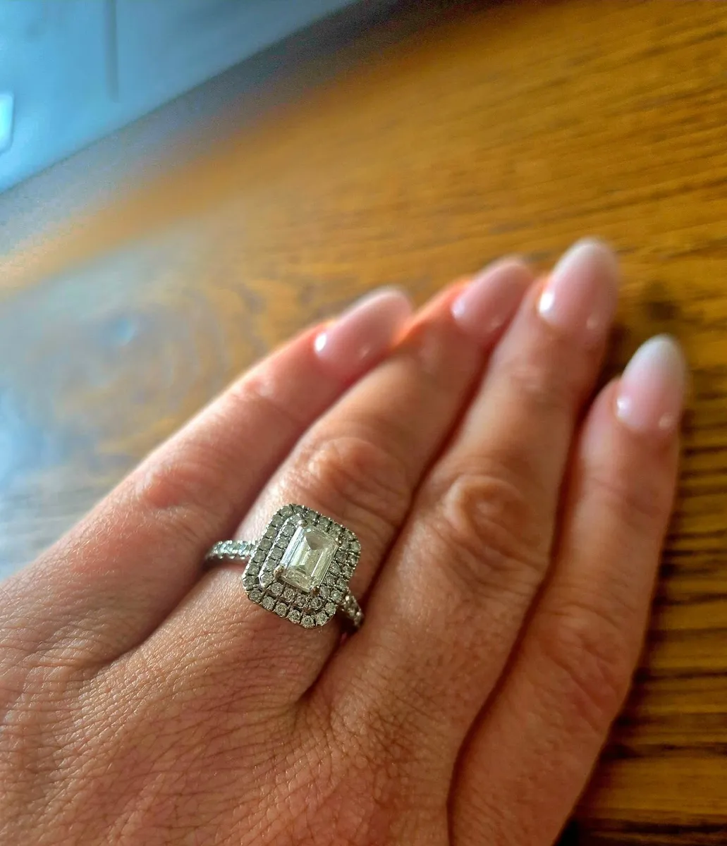 Engagement and wedding ring set - Image 1