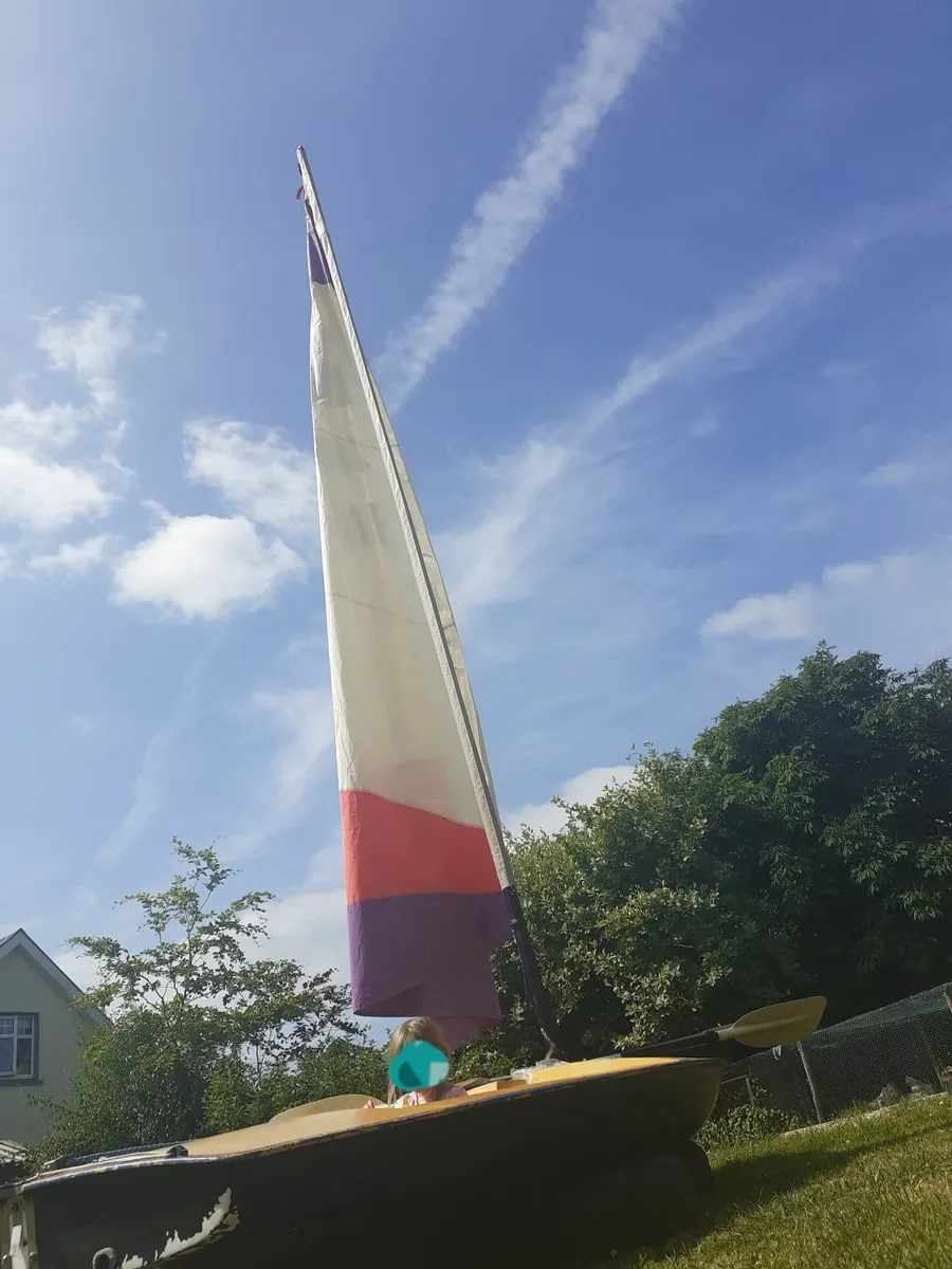 Topper sailing dinghy - Image 1