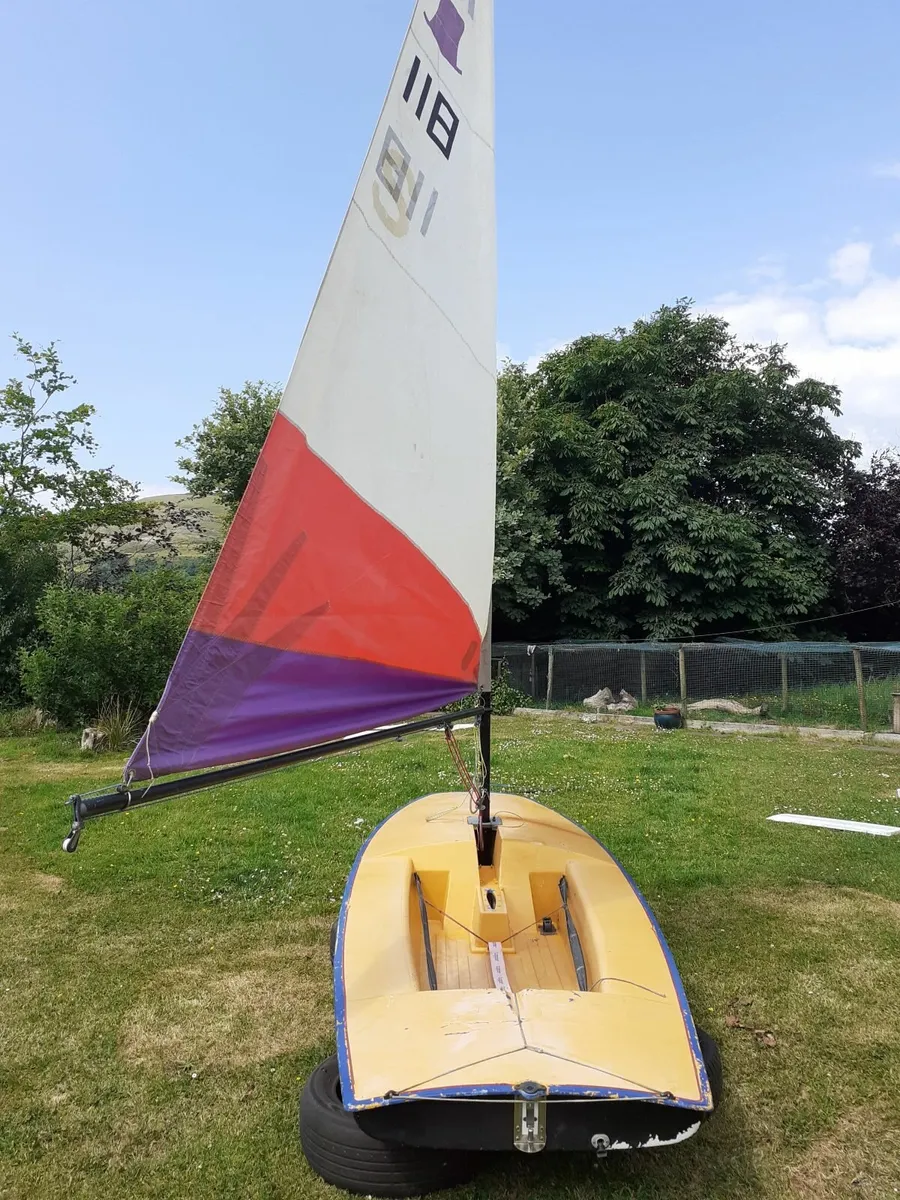 Topper sailing dinghy - Image 2