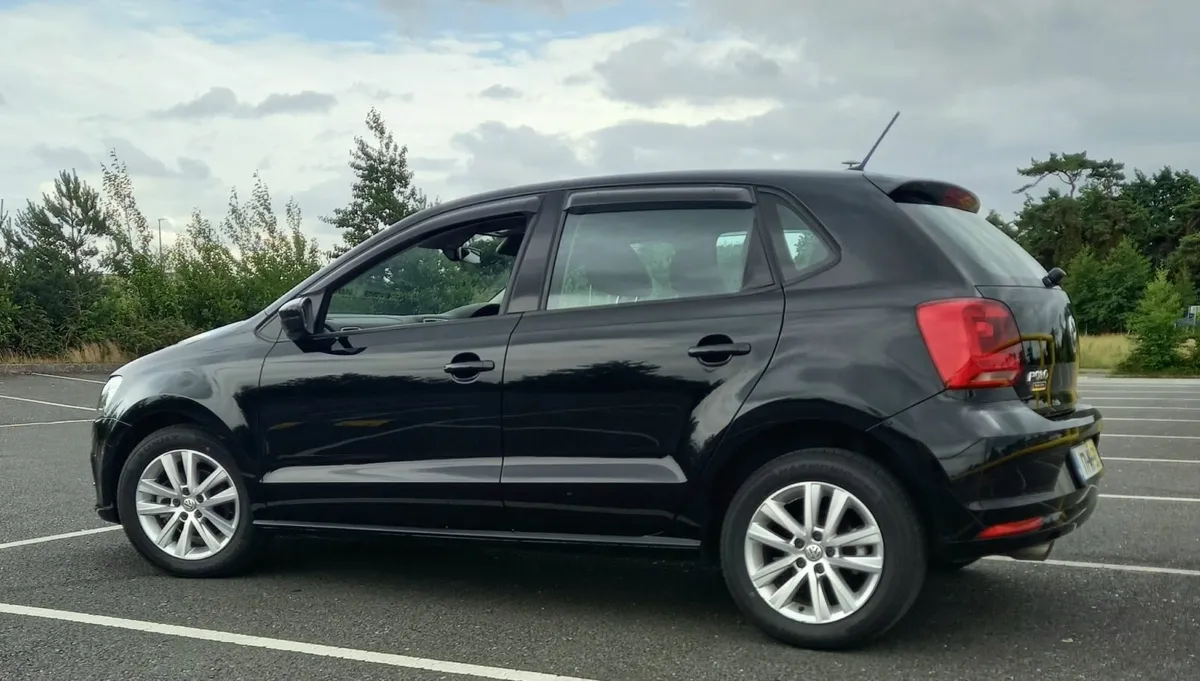 Volkswagen Polo 2017, 36000km, Automatic - Image 2