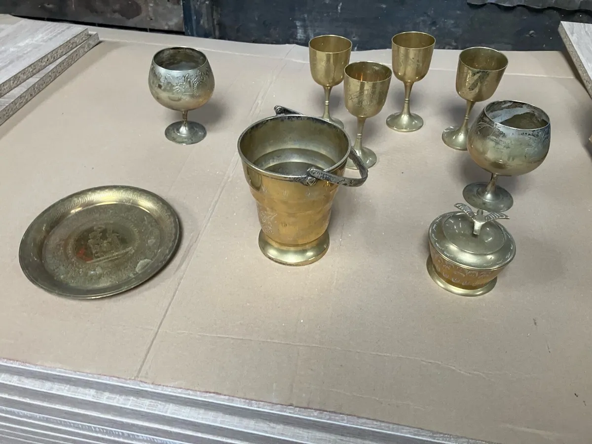 Brass items - Image 1