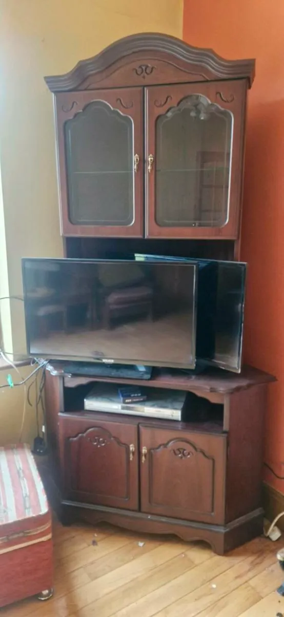Display Cabinets - Image 2