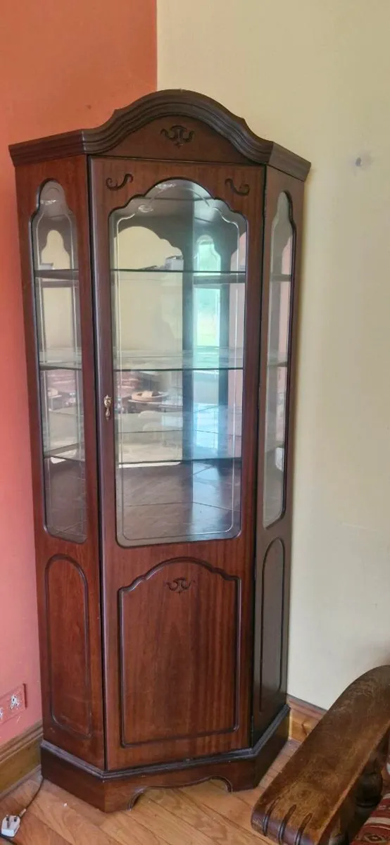 Display Cabinets - Image 3