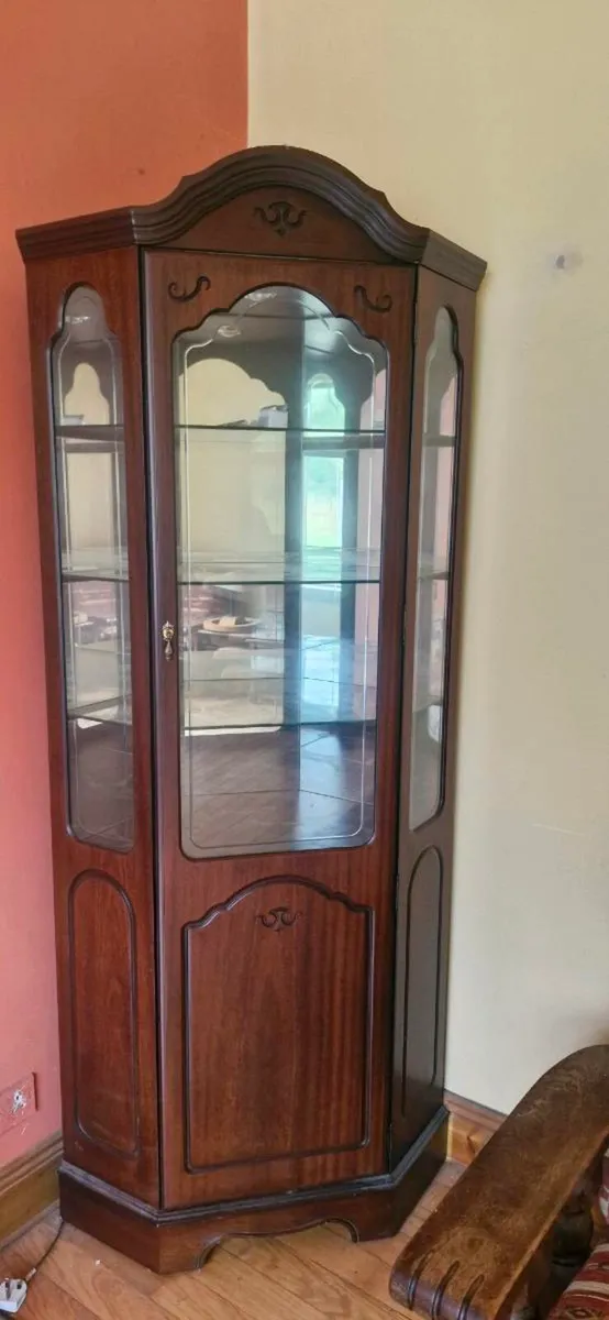 Display Cabinets - Image 4