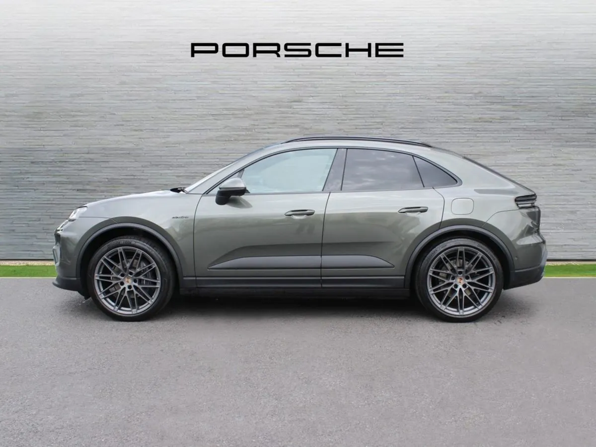 Porsche Macan 4 Electric - Image 4