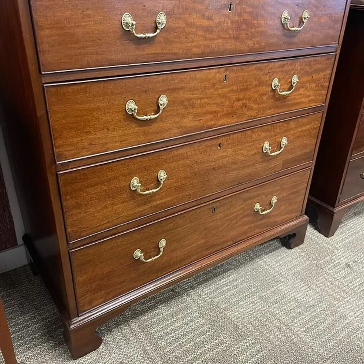 Fabulous Edwardian mahogany chest of drawers. Encl - Image 2