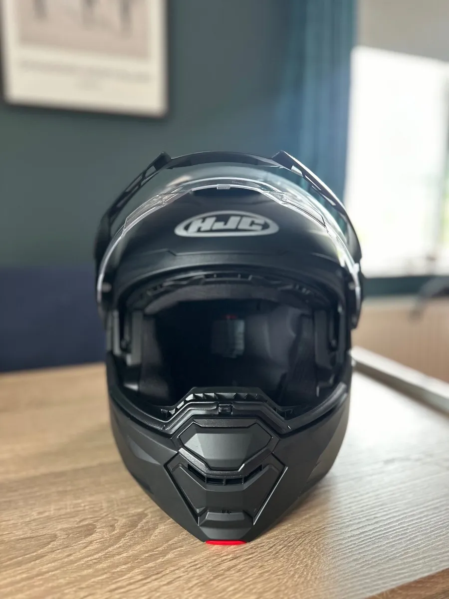 HJC i80 helmet - Image 2