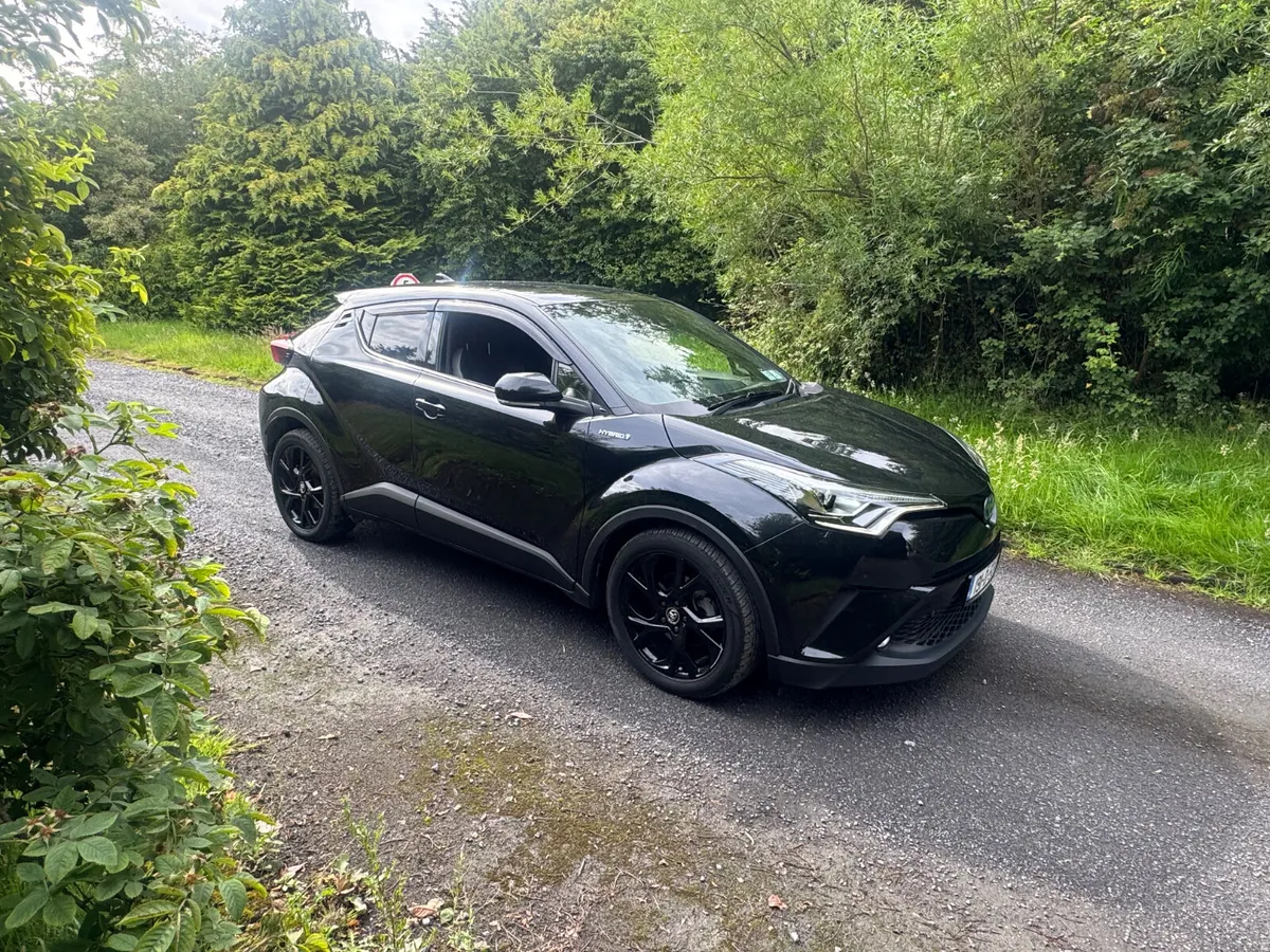 19 Toyota C-HR 1.8 HYBRID AUTO - Image 1