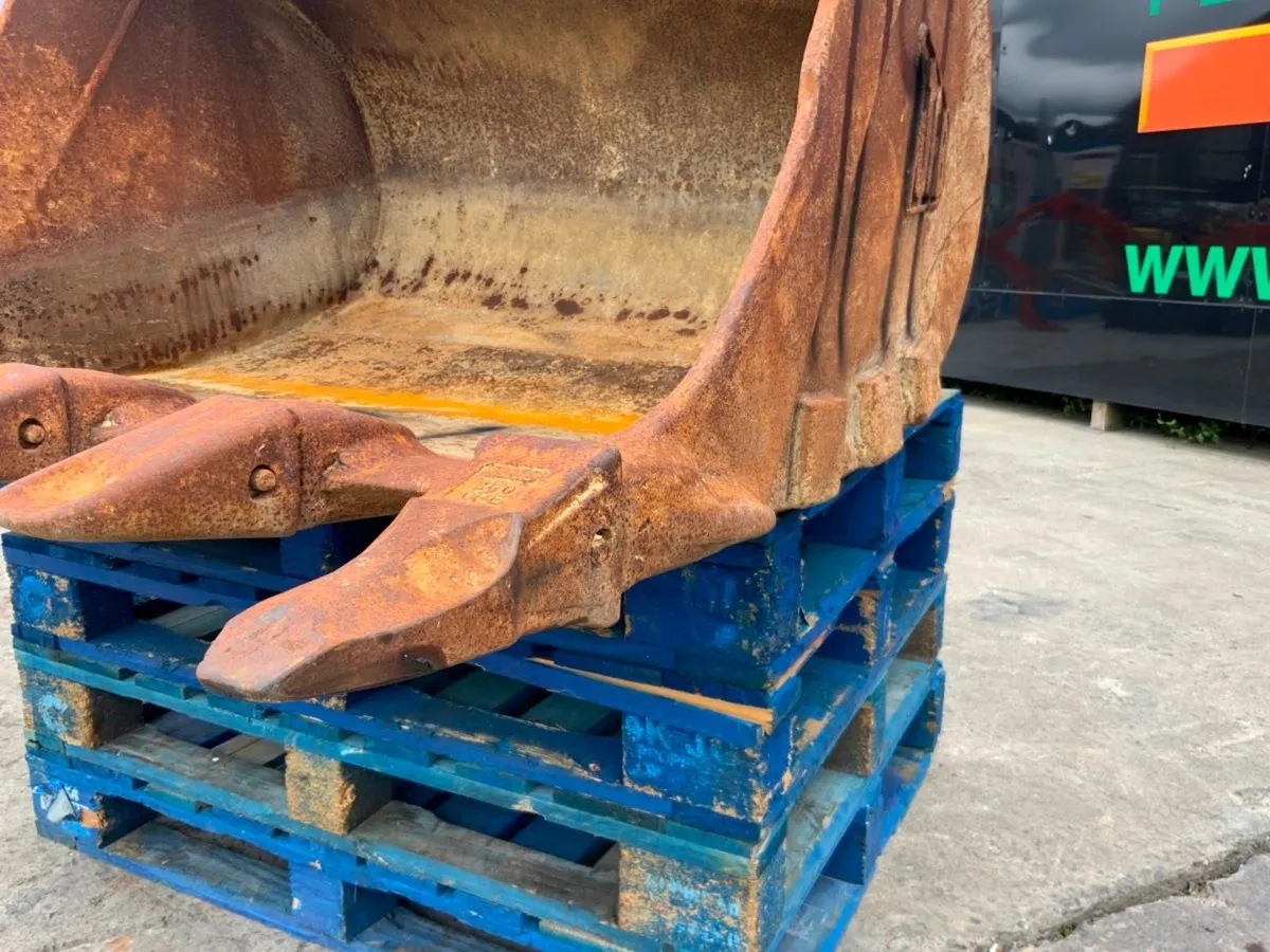 48" JCB DIGGING BUCKET.....80mm PINS.......1191t. - Image 3