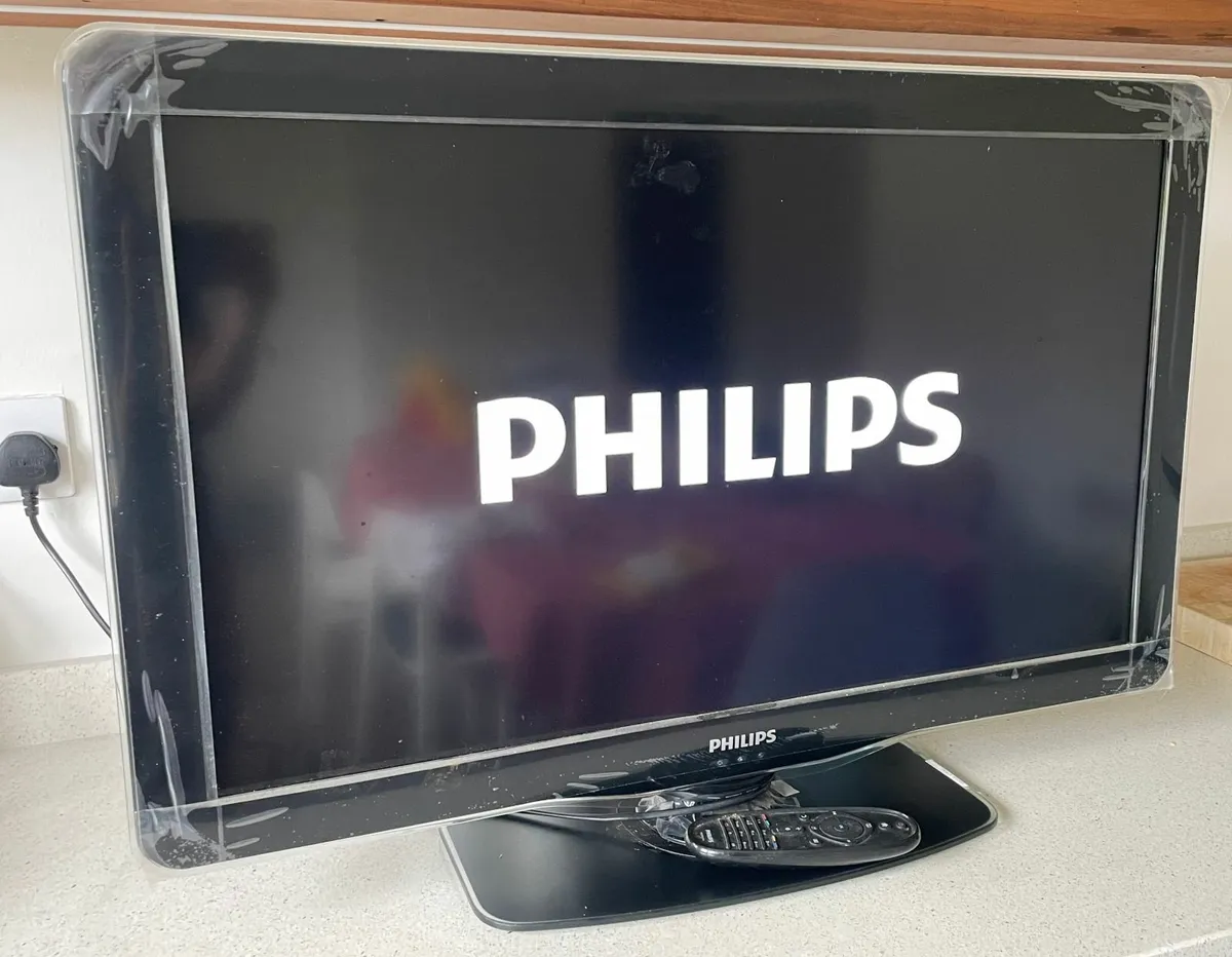 Philips 32" LED TV  32PFL5605H/05 - Image 1