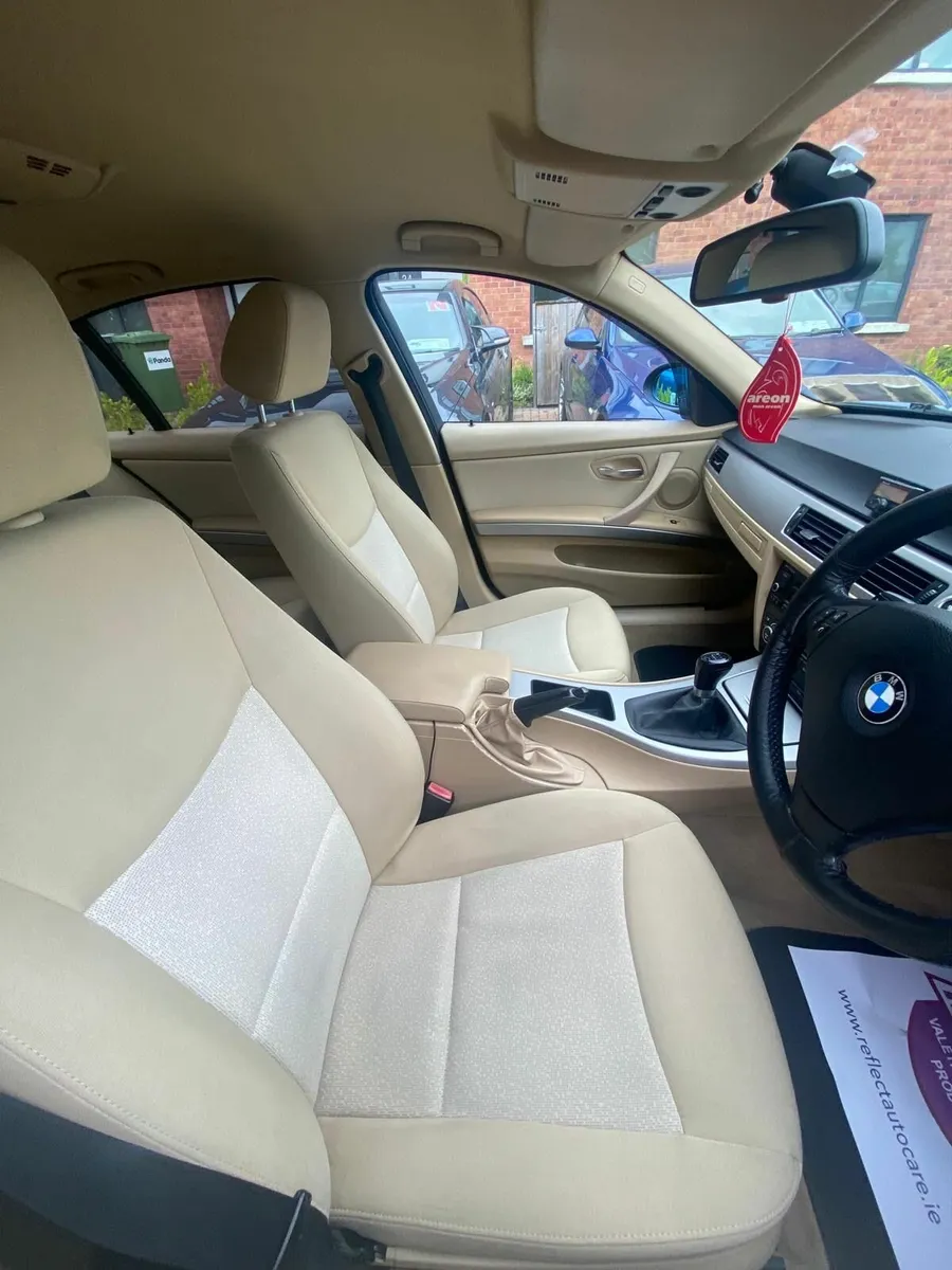 BMW 3-Series 2008 - Image 2