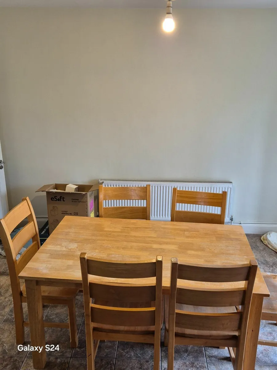 Household furnishings - Image 1