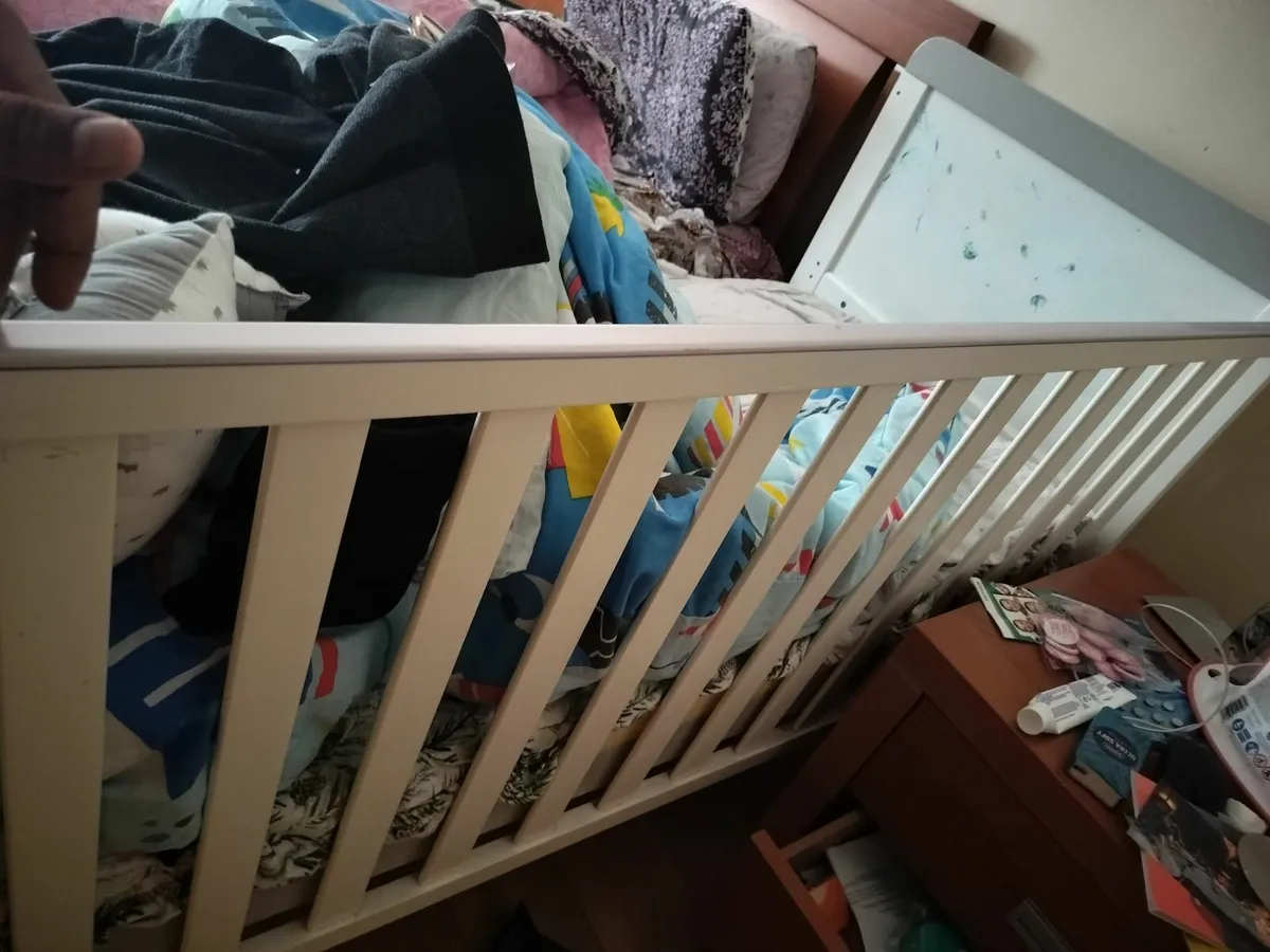 Tutti Bambini Rio Cot Bed with Cot Top Changer - Image 2