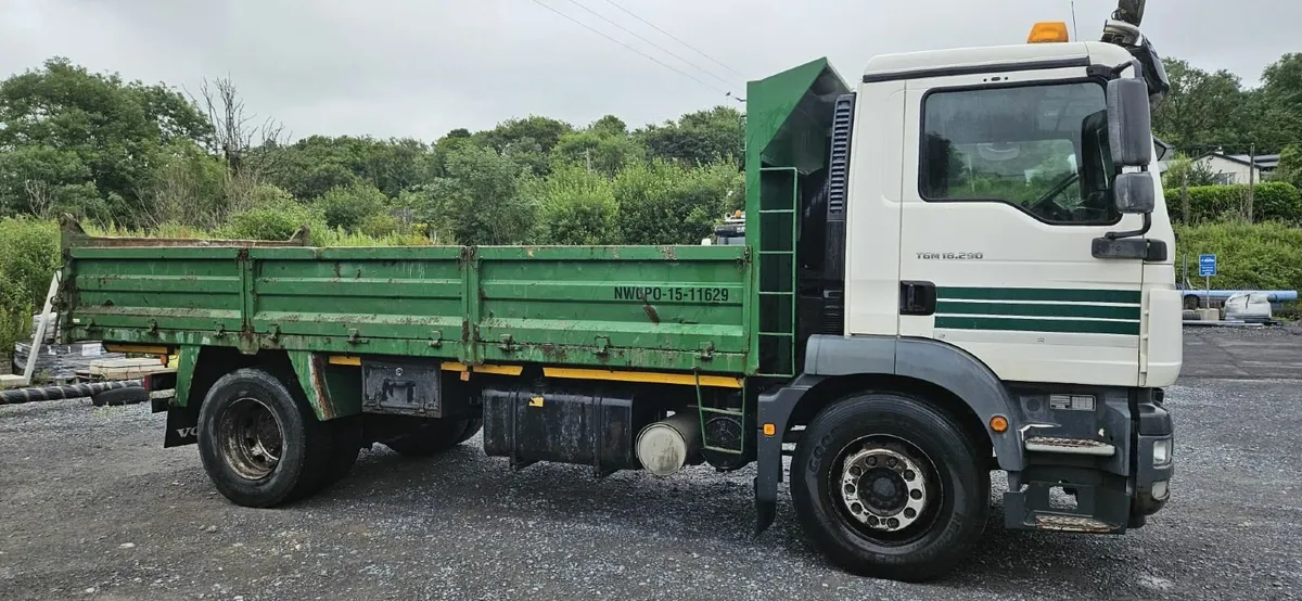 2011 MAN 18.290 18T Tipper - Image 2