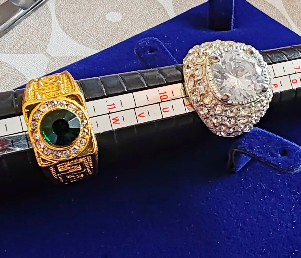 2 retro rings - Image 1