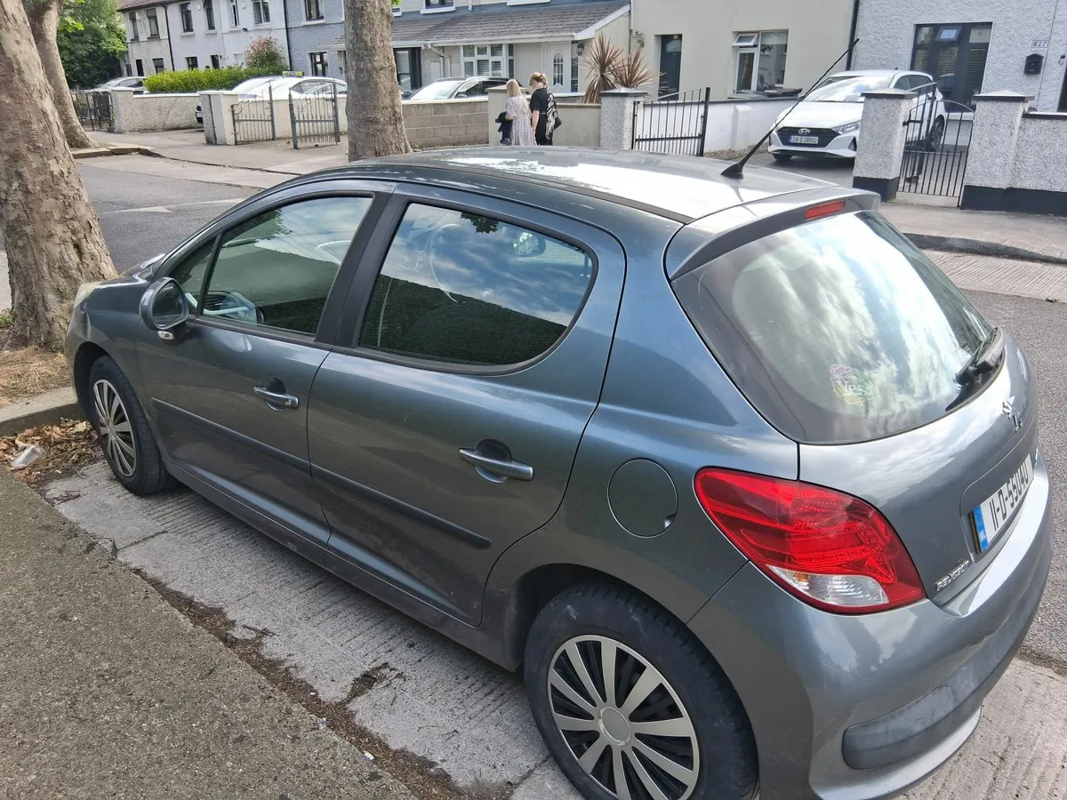 Peugeot 207 2011 - Image 2