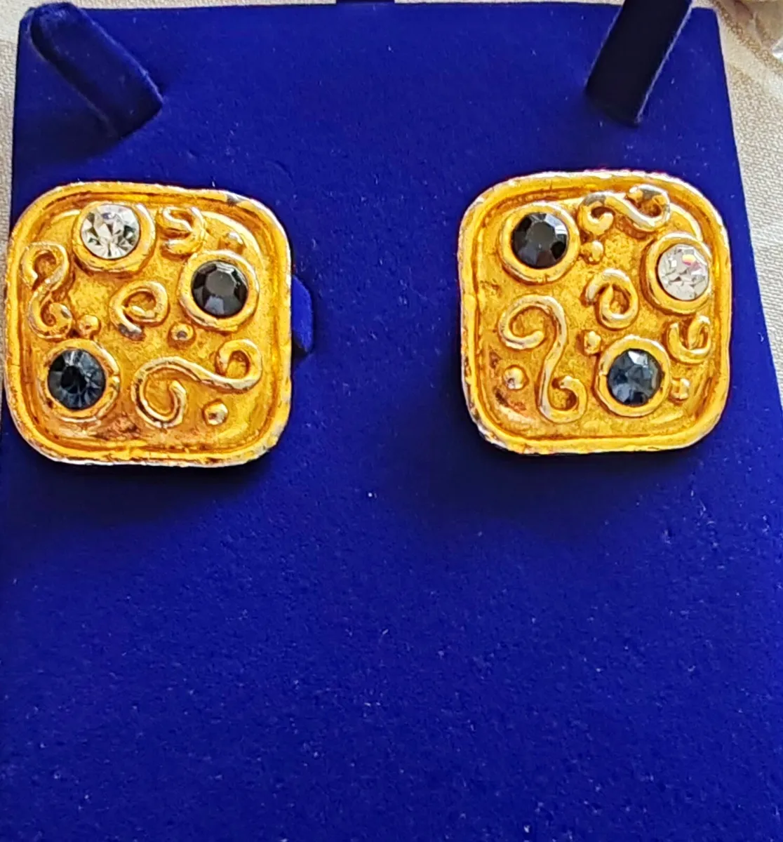 Vintage clip on earrings - Image 1