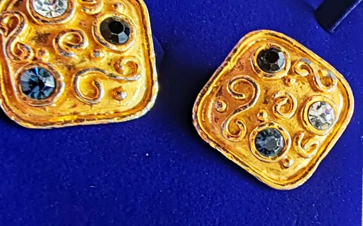 Vintage clip on earrings - Image 2