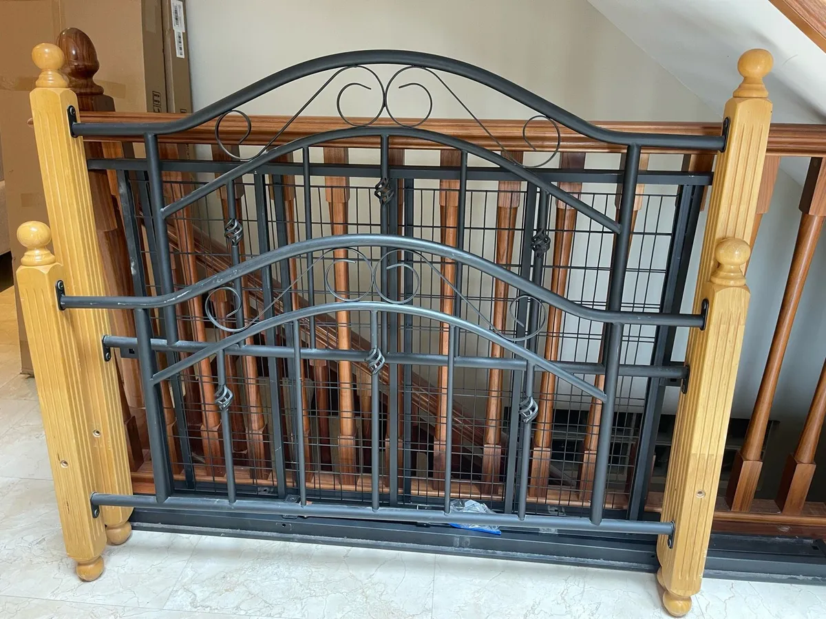 Gorgeous Black 4 Ft 6” Metal Double Bed - Deliver - Image 3