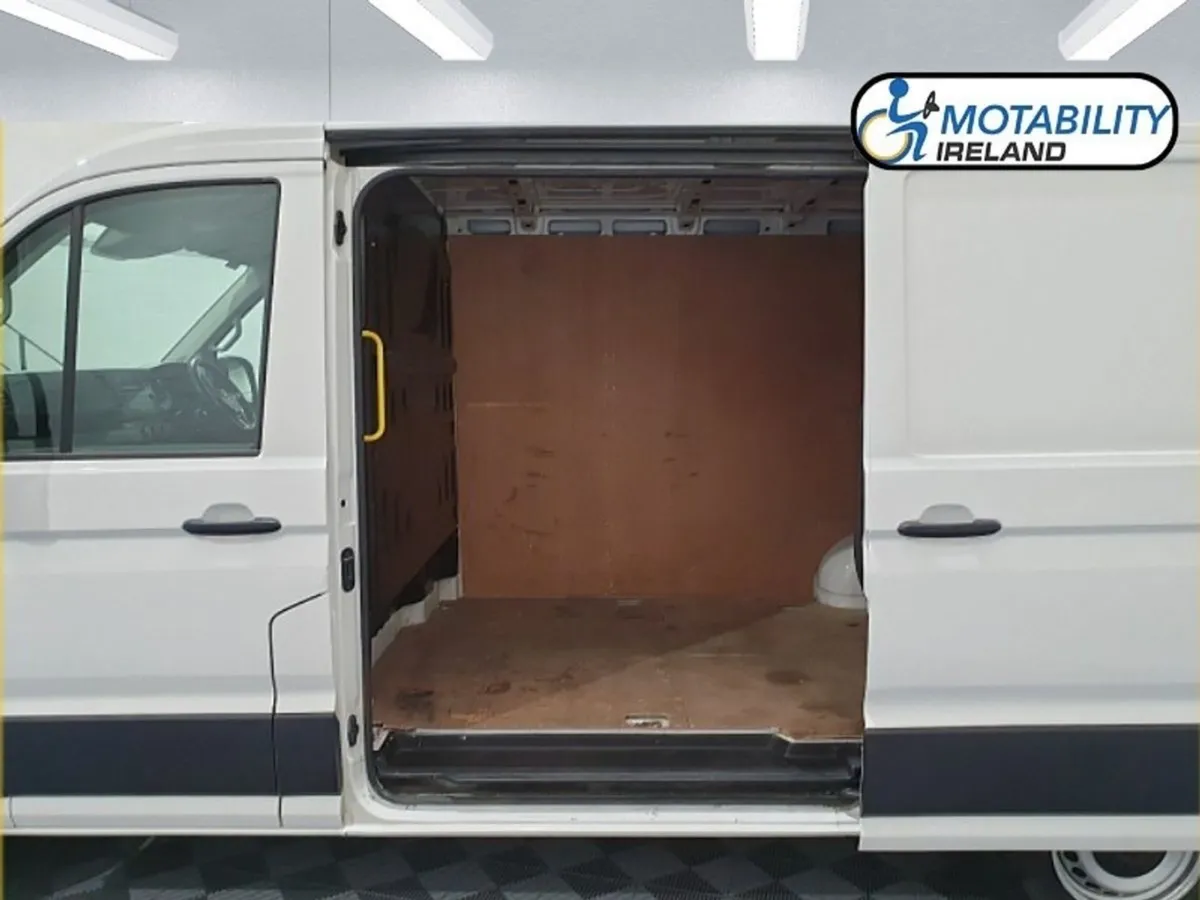 Volkswagen Crafter 35 MWB 140HP M6F 5DR - Image 3