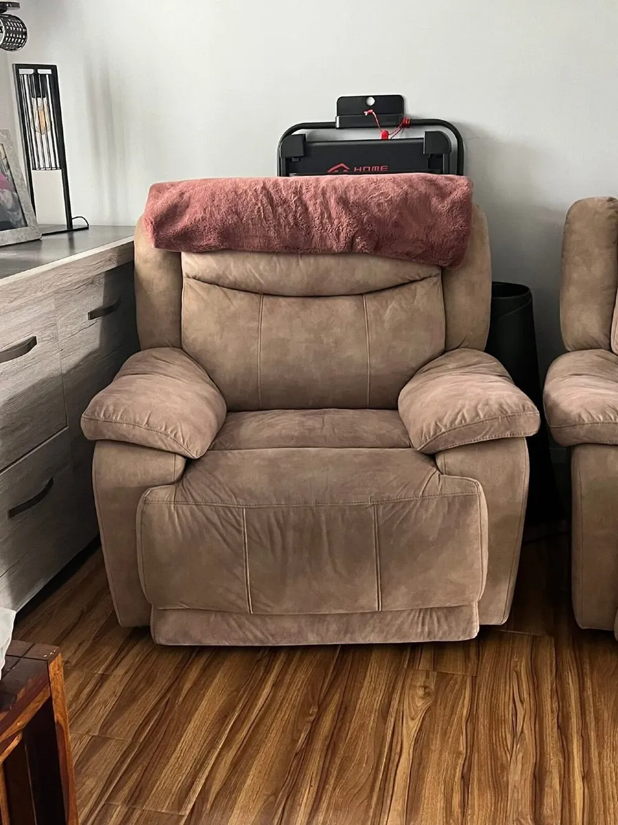 Recliner armchair - Image 1