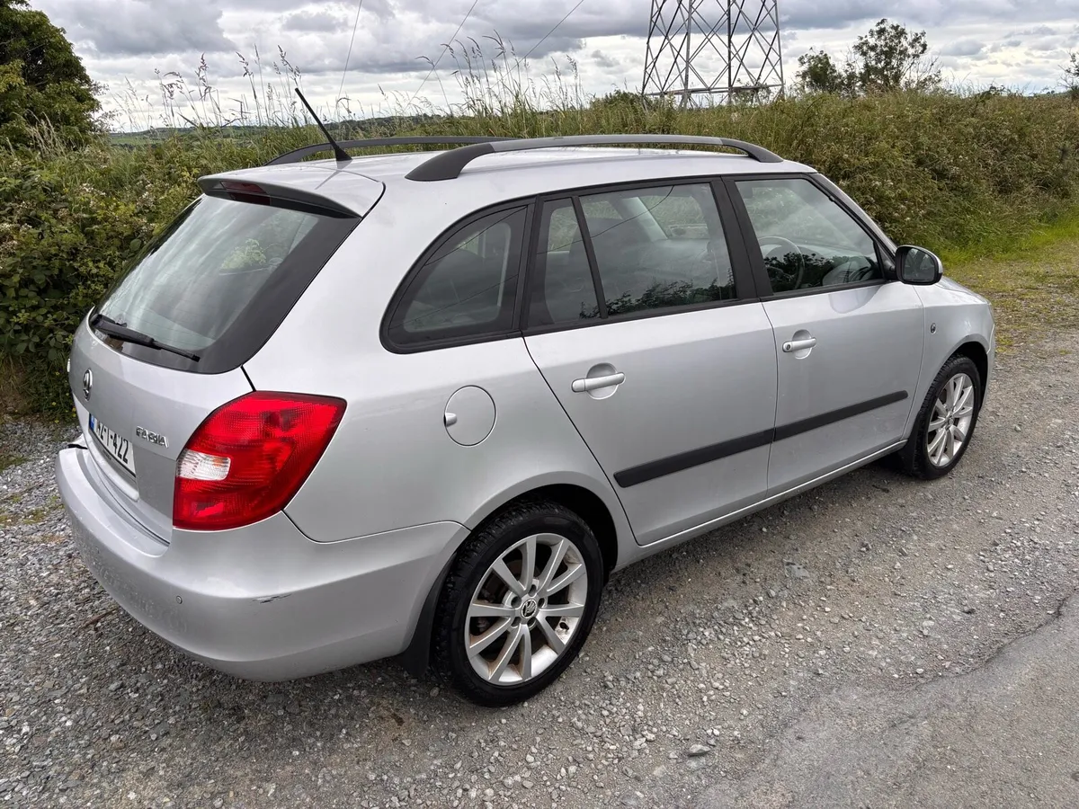 2014 SKODA FABIA - Image 4