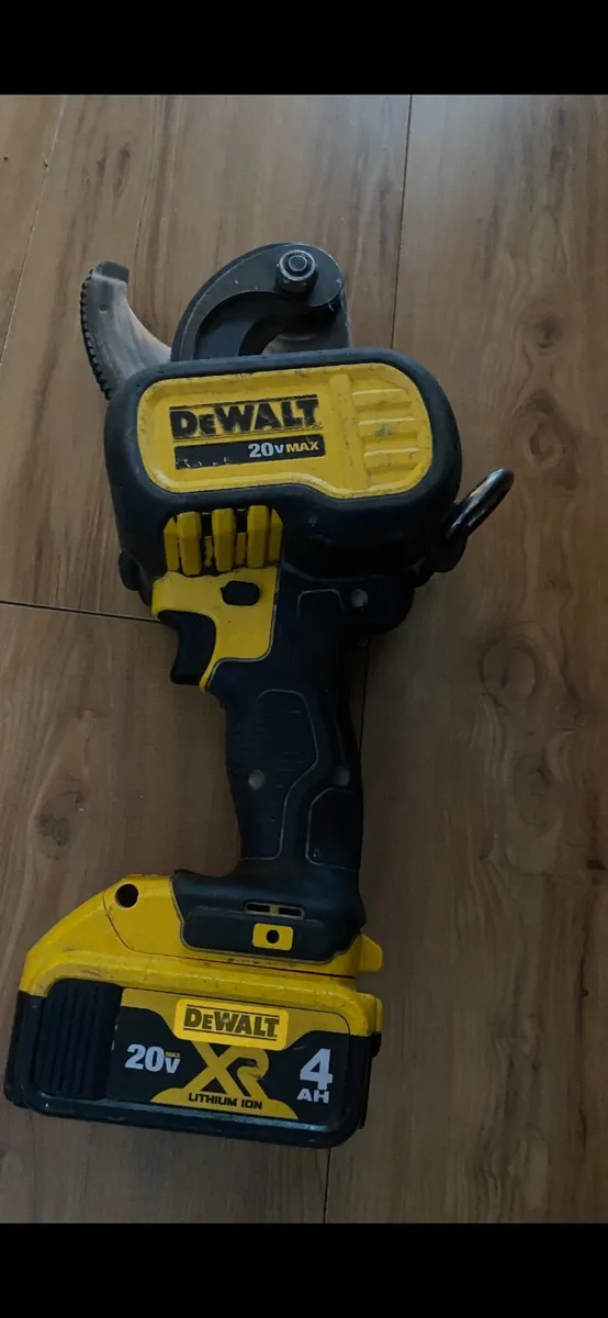 Dewalt cable cutter - Image 1