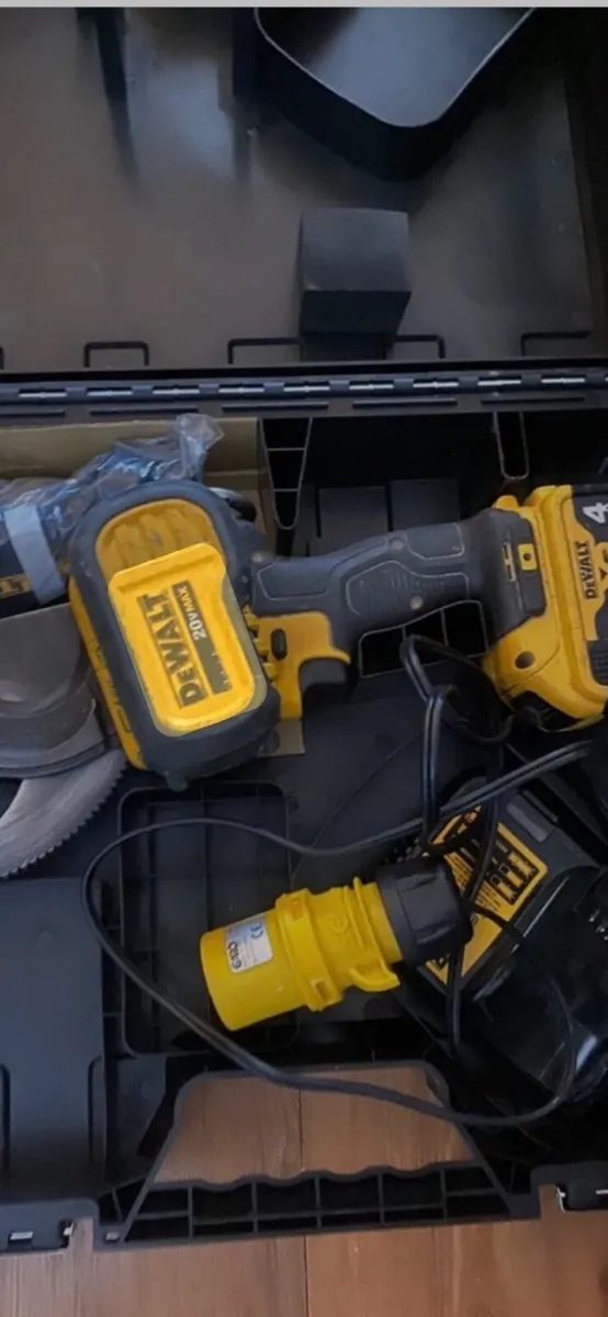 Dewalt cable cutter - Image 2
