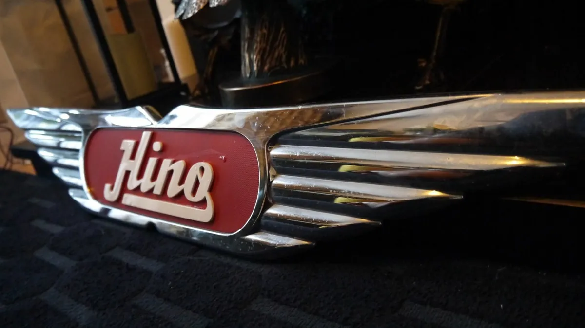 Hino Plastic Front Wing emblem badge ornament - Image 4