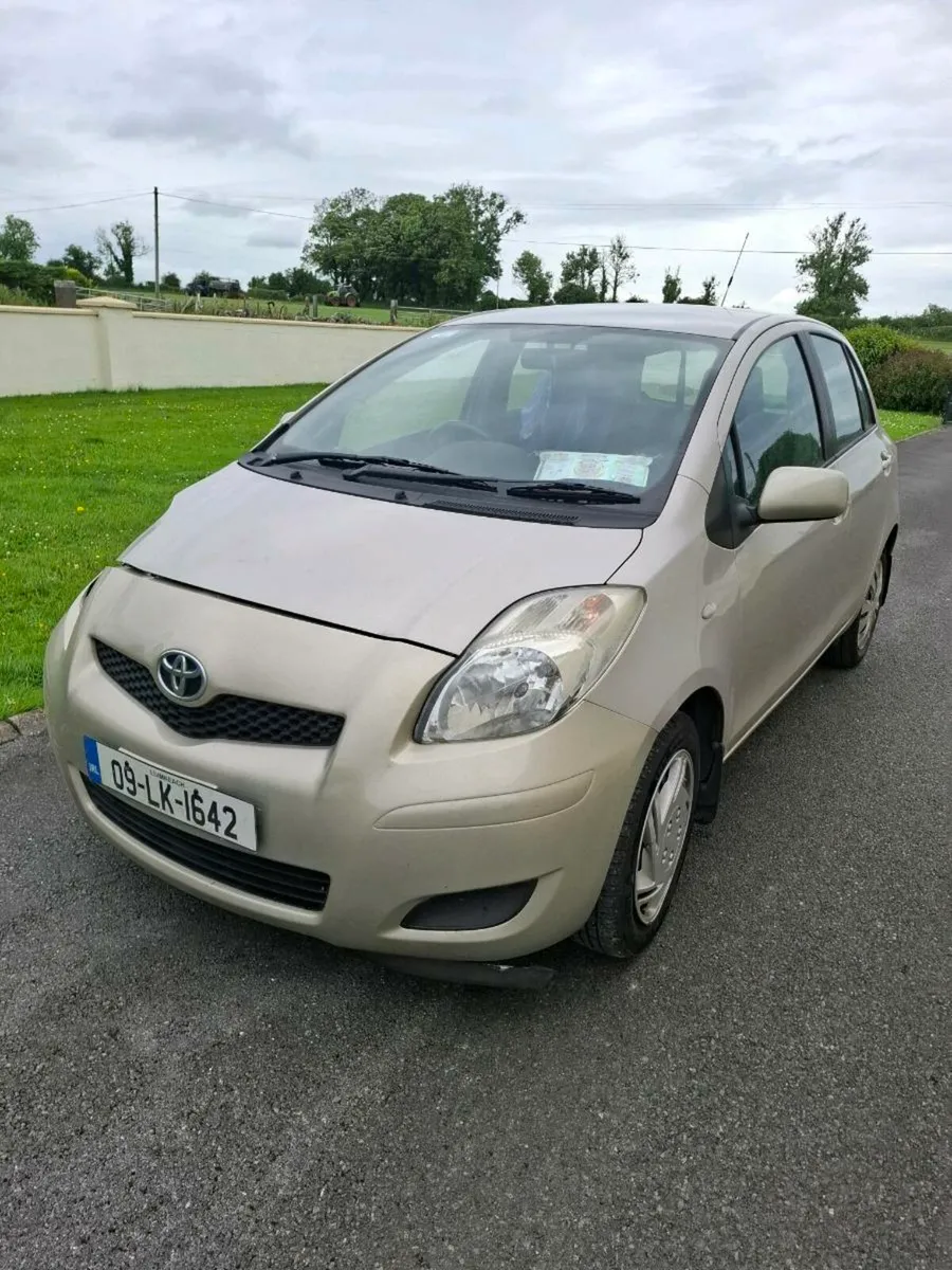 09 yaris low km - Image 4