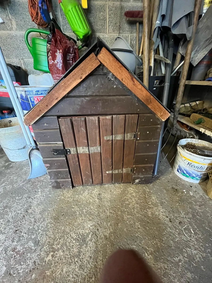 Dog kennel - Image 1
