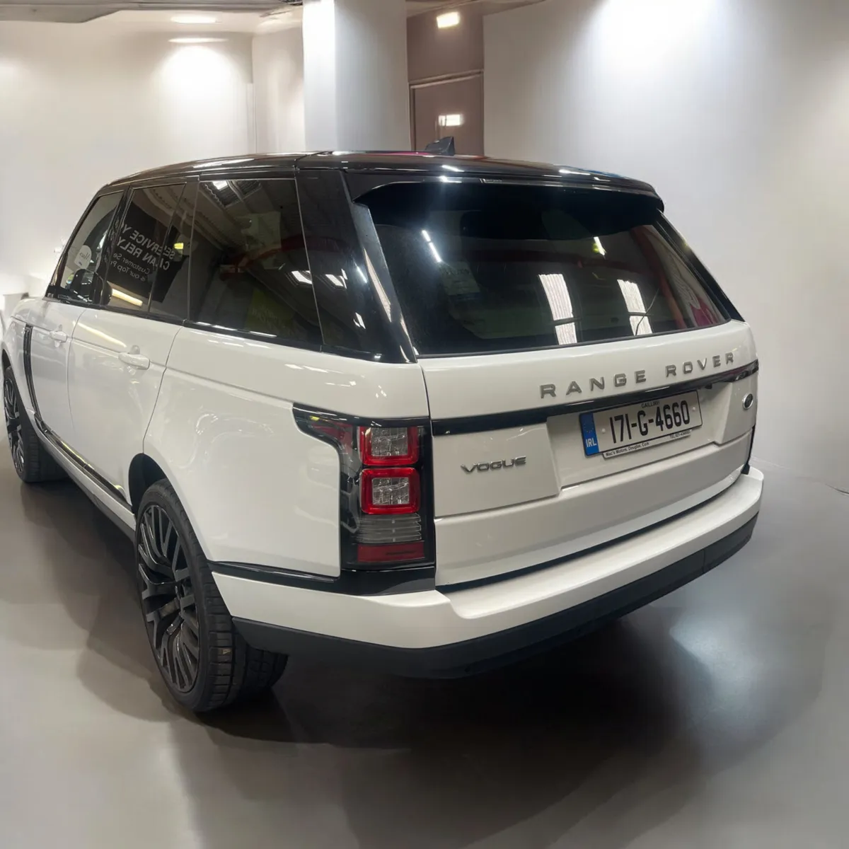 Land Rover Range Rover 3.0 TDV6 Vogue - Image 2