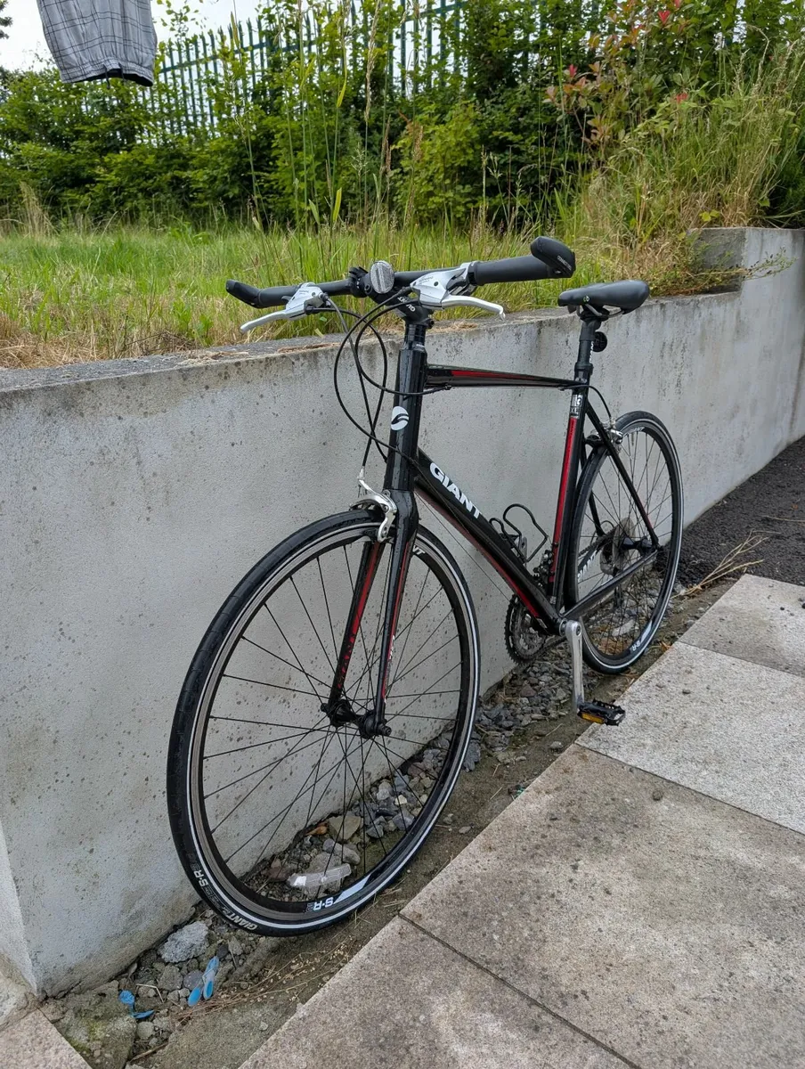 Hybrid bike - Image 2