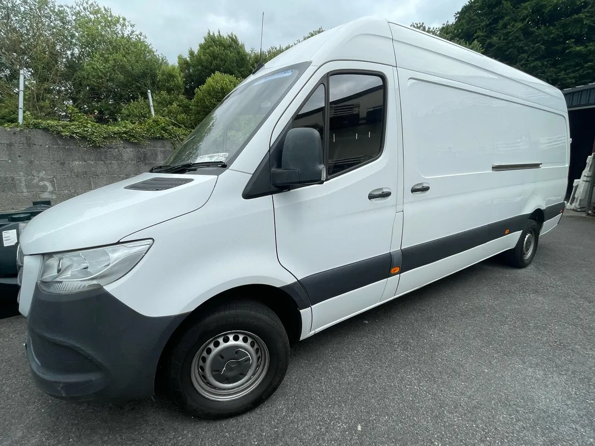 Mercedes Sprinter Van 314 - Image 4