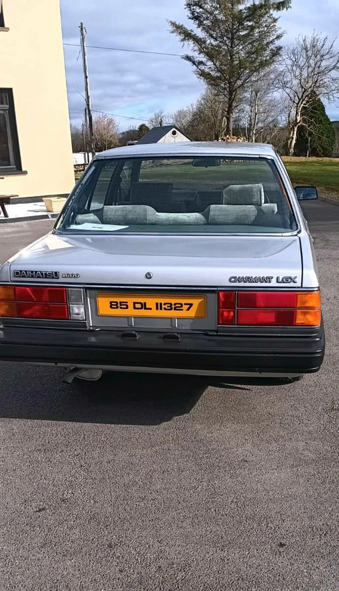 Daihatsu Charmant - Image 2