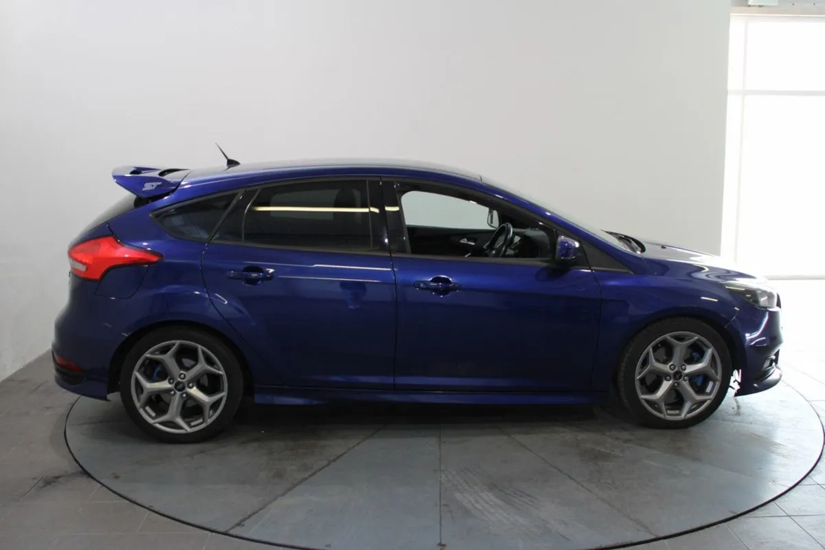 Ford Focus 2.0 Tdci 180PS ST2 - Image 3