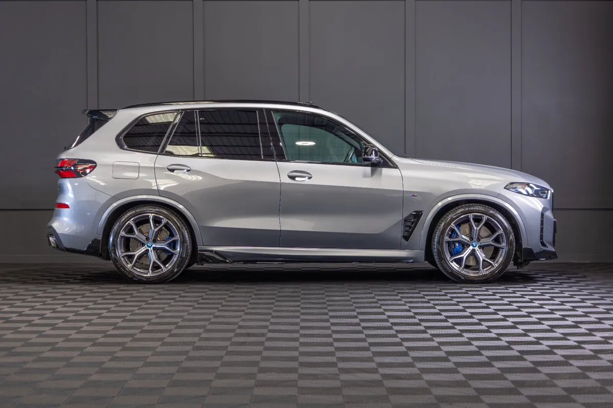 2024 BMW X5 X-Drive 50e M-Sport - Image 2